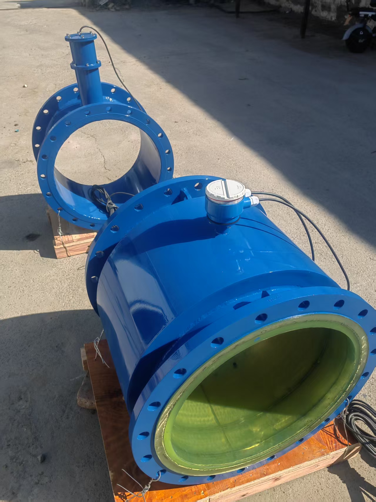 電磁式非滿管流量計(jì) 電磁式非滿管流量計(jì)